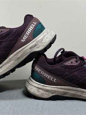Merrell Fly Strike Trail Running Shoes Women's Size 8.5 Burgundy Plum J067064